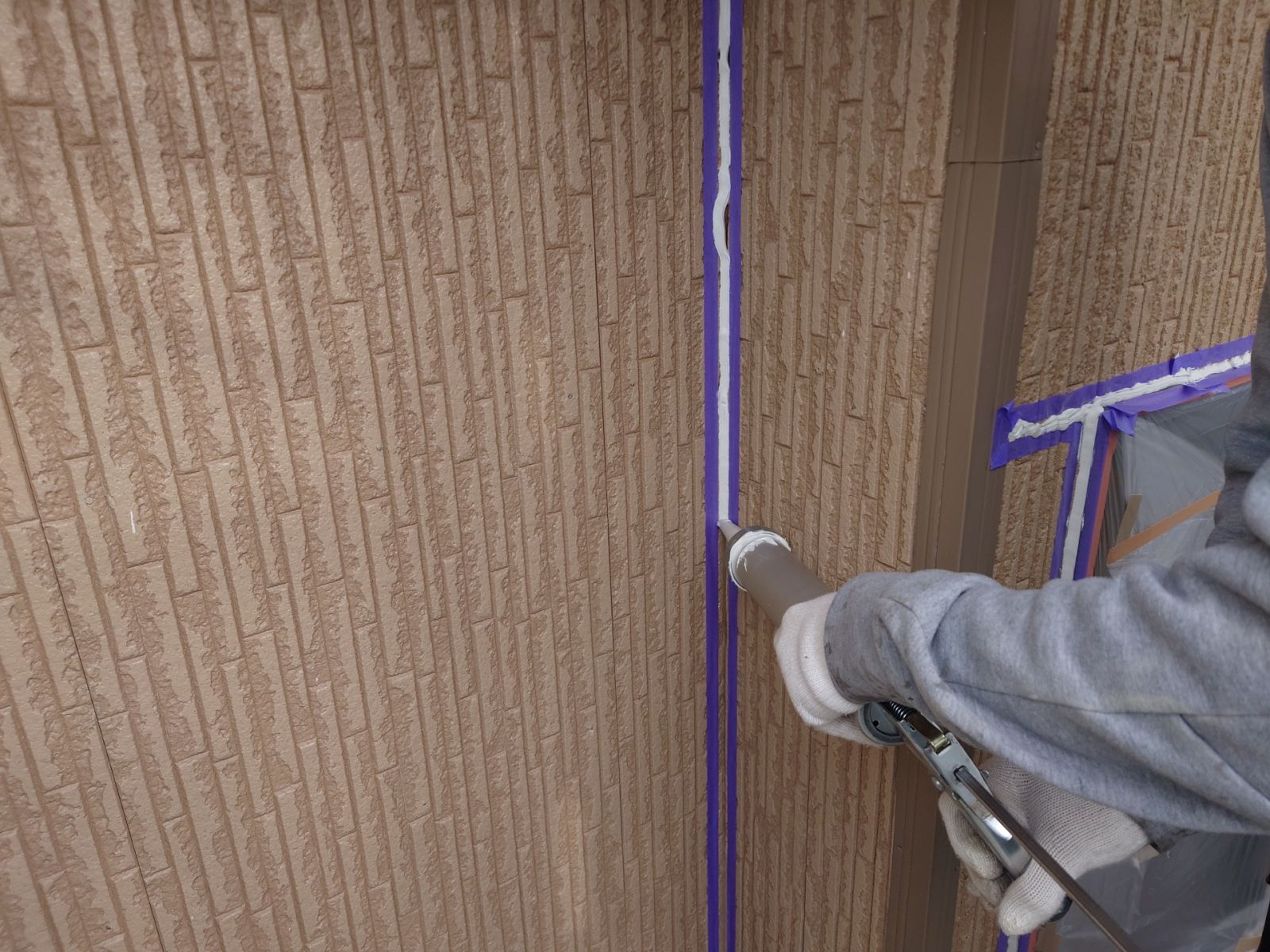 新発田市　外壁塗装　シーリング　下地調整