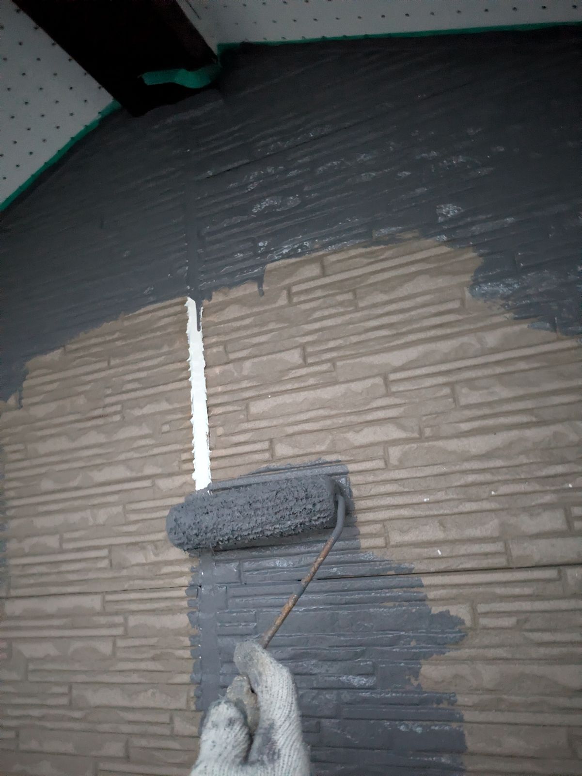 新発田市　外壁塗装　屋根塗装　中塗り